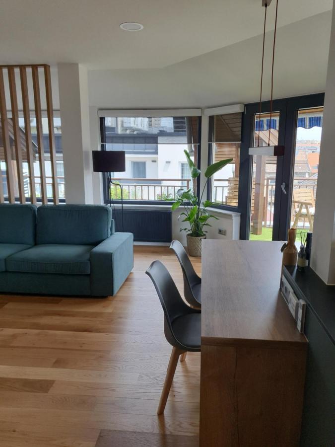 Modern Top Floor Loft With Balcony Budapest Eksteriør bilde