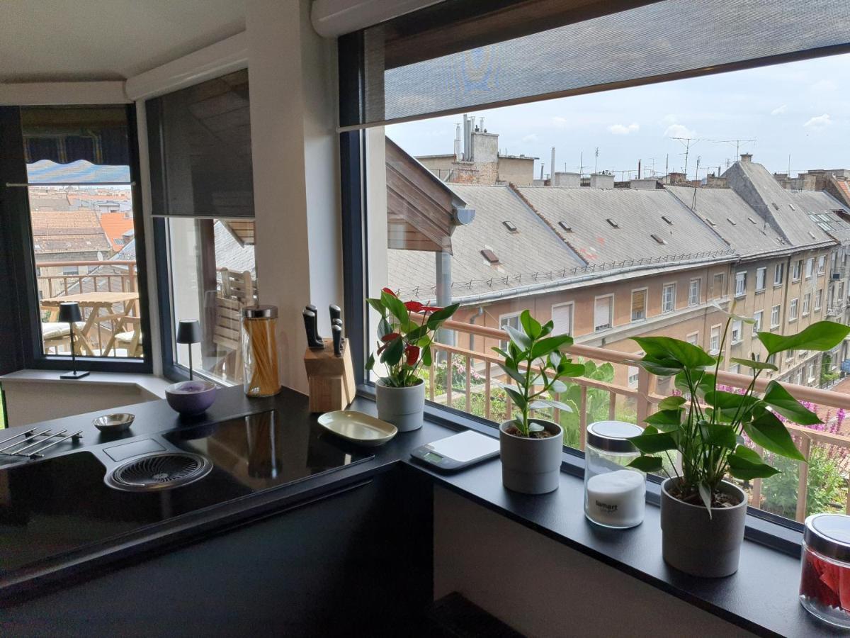 Modern Top Floor Loft With Balcony Budapest Eksteriør bilde