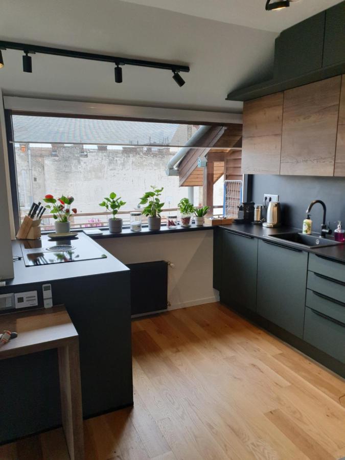 Modern Top Floor Loft With Balcony Budapest Eksteriør bilde