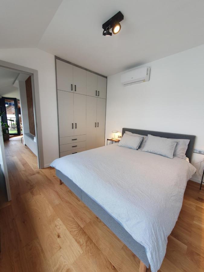 Modern Top Floor Loft With Balcony Budapest Eksteriør bilde